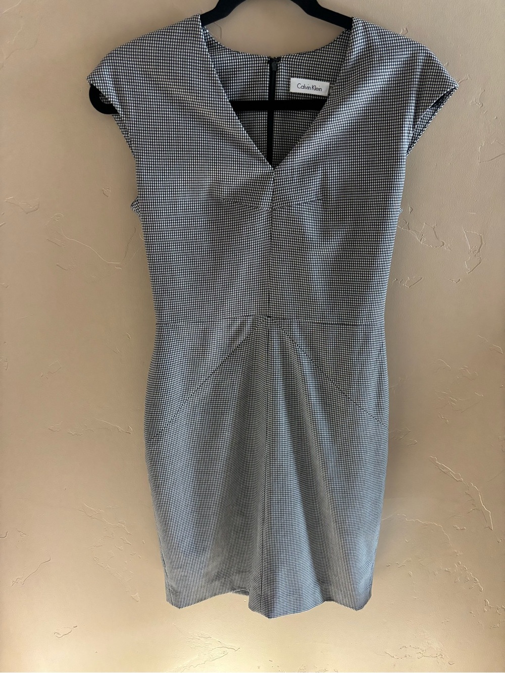 Calvin Klein Black & White V-Neck Cap Sleeve Midi Dress